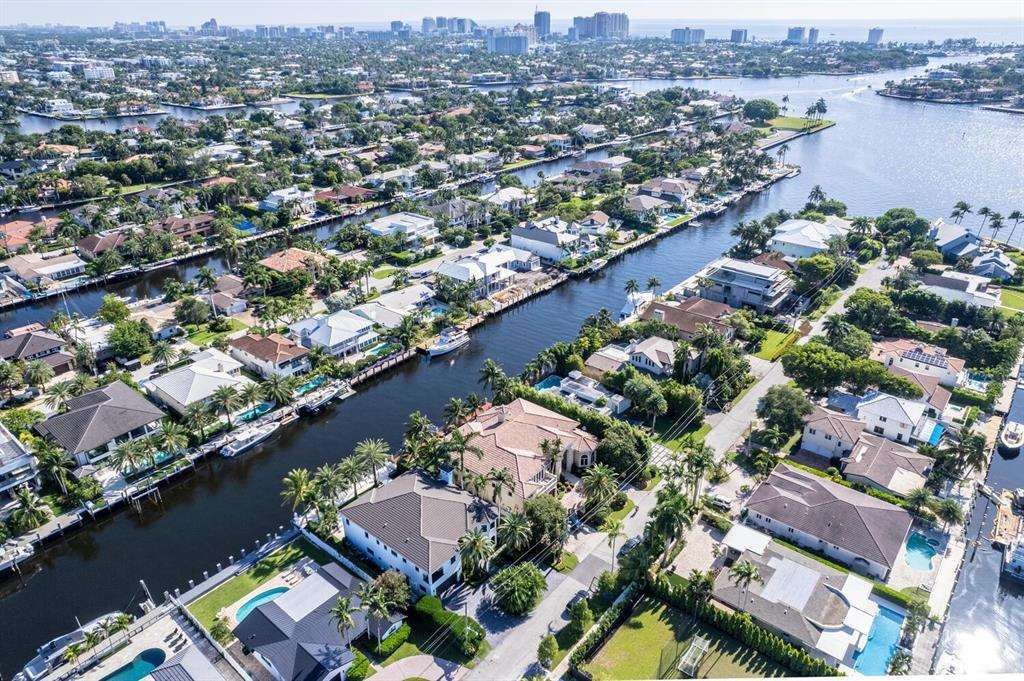waterfront homes for sale in Fort Lauderdale's scenic Rio Vista neighborhood